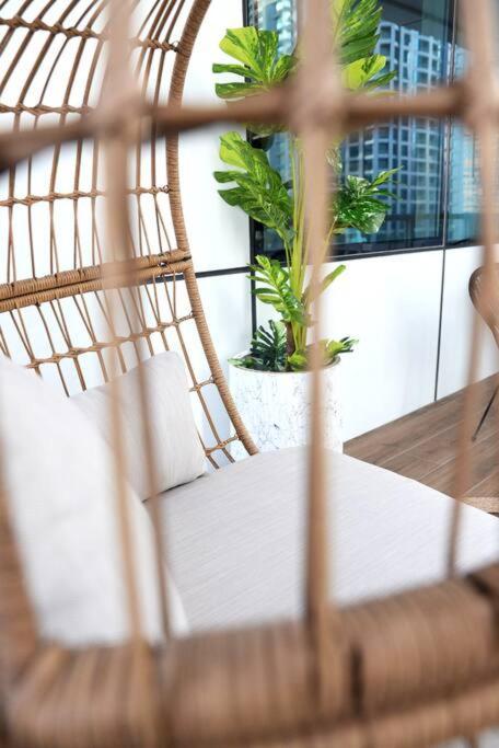 Luxurious In The Heart Of Marina - Tram And Metro Apartment *