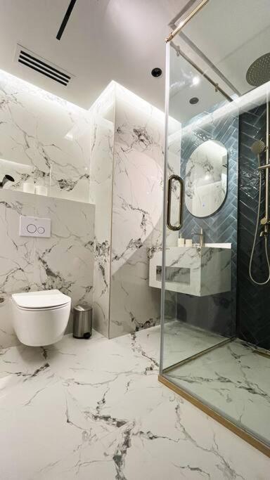 Luxurious In The Heart Of Marina - Tram And Metro Dubai
